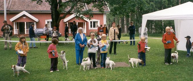 lapsi ja koiraluokkalaiset